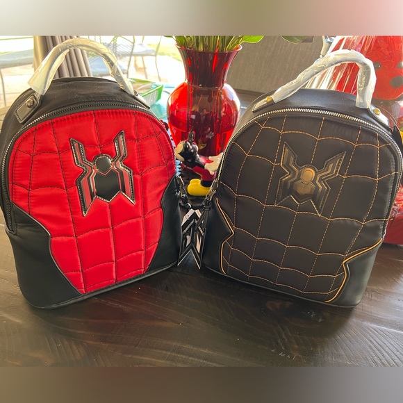 EXCLUSIVE Marvel Spider-Man No Way Home Reversible Mini Backpack Bioworld - Picture 2 of 9